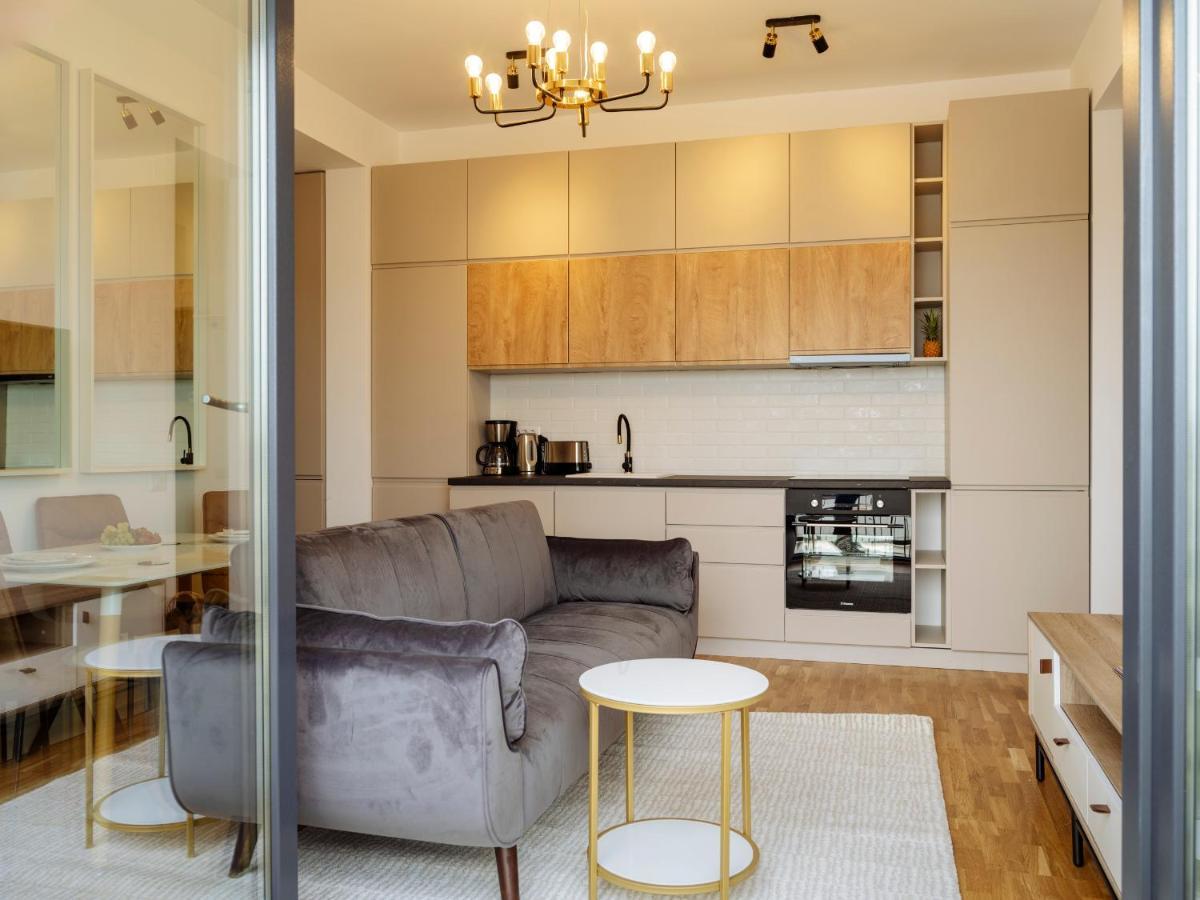 Sunny 2Br Flat - Top Location - Amazing Balcony Bucarest Esterno foto