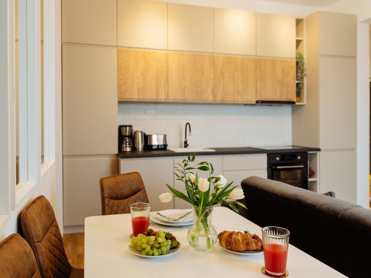 Sunny 2Br Flat - Top Location - Amazing Balcony Bucarest Esterno foto