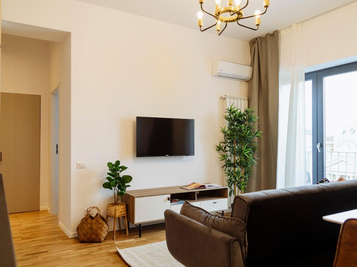 Sunny 2Br Flat - Top Location - Amazing Balcony Bucarest Esterno foto