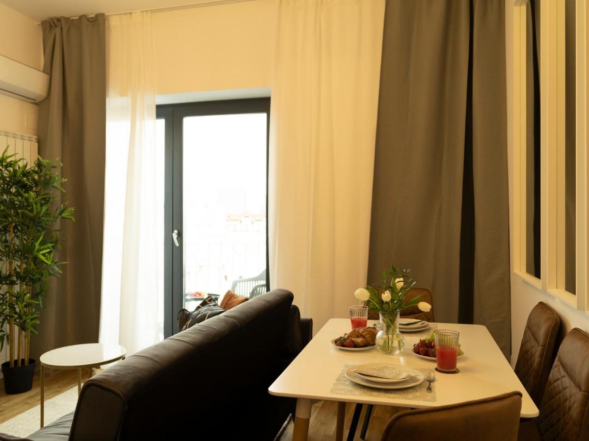 Sunny 2Br Flat - Top Location - Amazing Balcony Bucarest Esterno foto