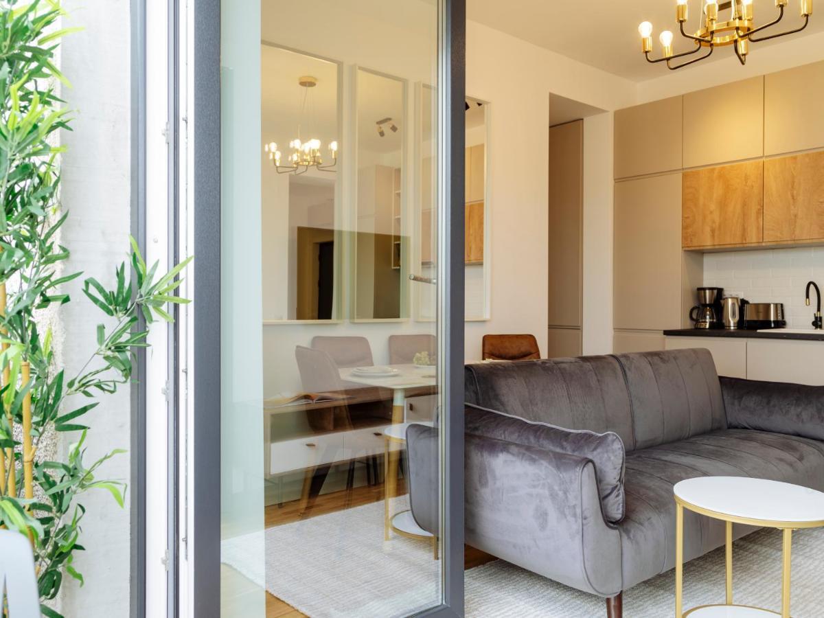 Sunny 2Br Flat - Top Location - Amazing Balcony Bucarest Esterno foto