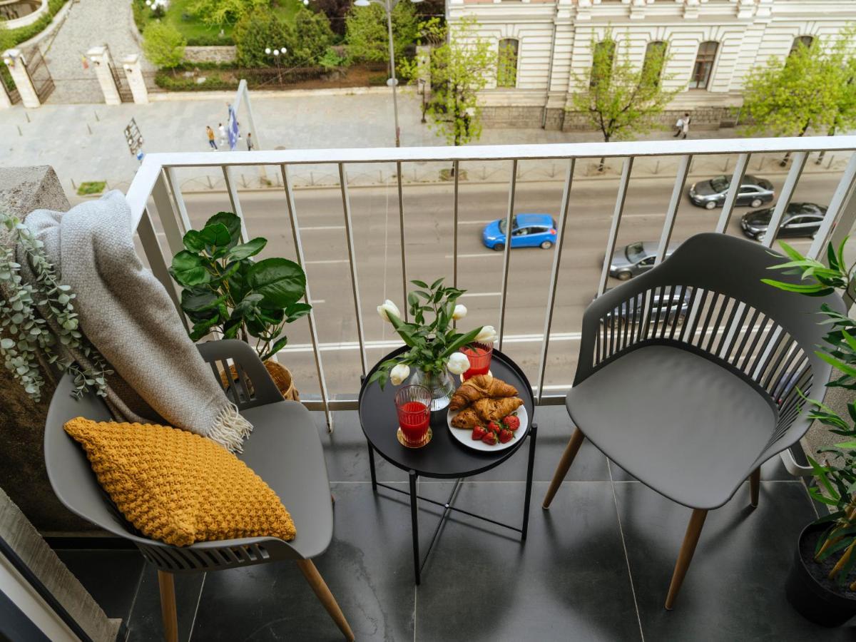 Sunny 2Br Flat - Top Location - Amazing Balcony Bucarest Esterno foto