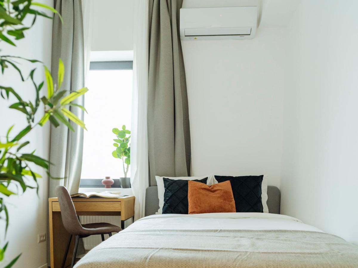 Sunny 2Br Flat - Top Location - Amazing Balcony Bucarest Esterno foto